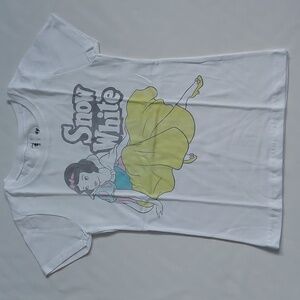 Disney snow toddler Girls white simple portrait tee size S 5-6